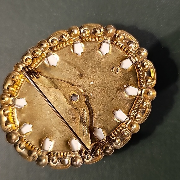 Vintage Western Germany Fragonard Romantic Brooch - Picture 3 of 3